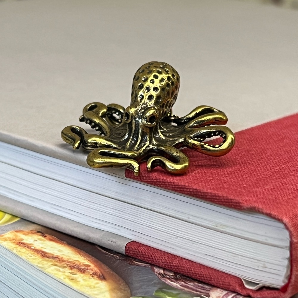 Solid Brass Octopus Vintage-style Sculpture Desk Decor - Picture 4 of 16